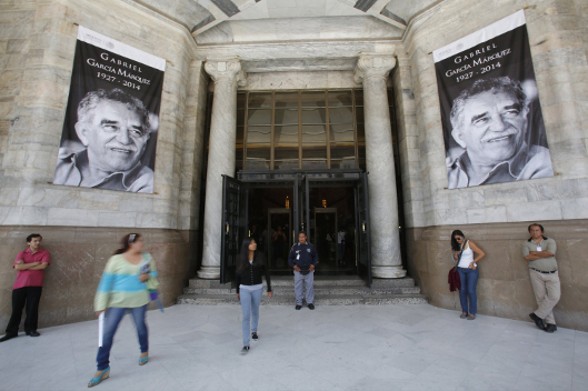 Todo listo para el homenaje al escritor.