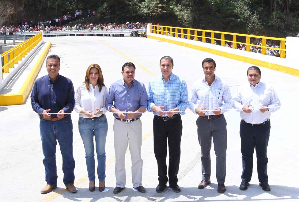 El gobernador realizó gira de trabajo en Zacatlán.