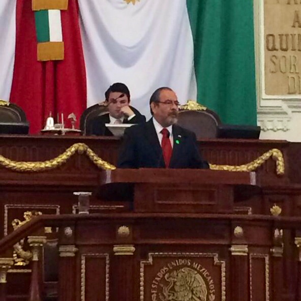 El rector Salvador Vega y León en la ALDF