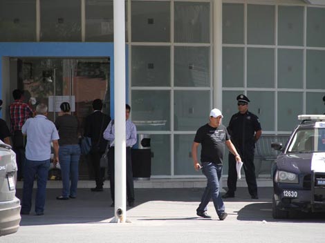 Autoridades federales clausuraron el casino Palmas Miravalle. 