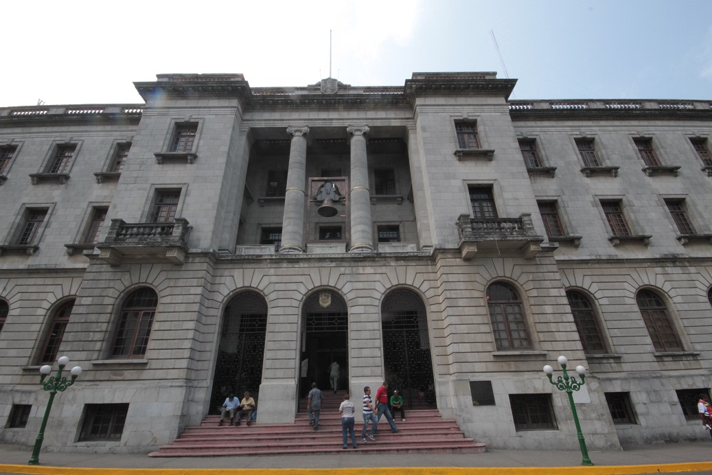 Autoridades retiraron los detectores de metal que fueron instalados la pasada administración en el ayuntamiento de Tampico