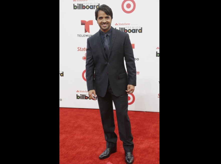 El intérprete Luis Fonsi ha arribado a la alfombra roja de los Billboard Latinos. 