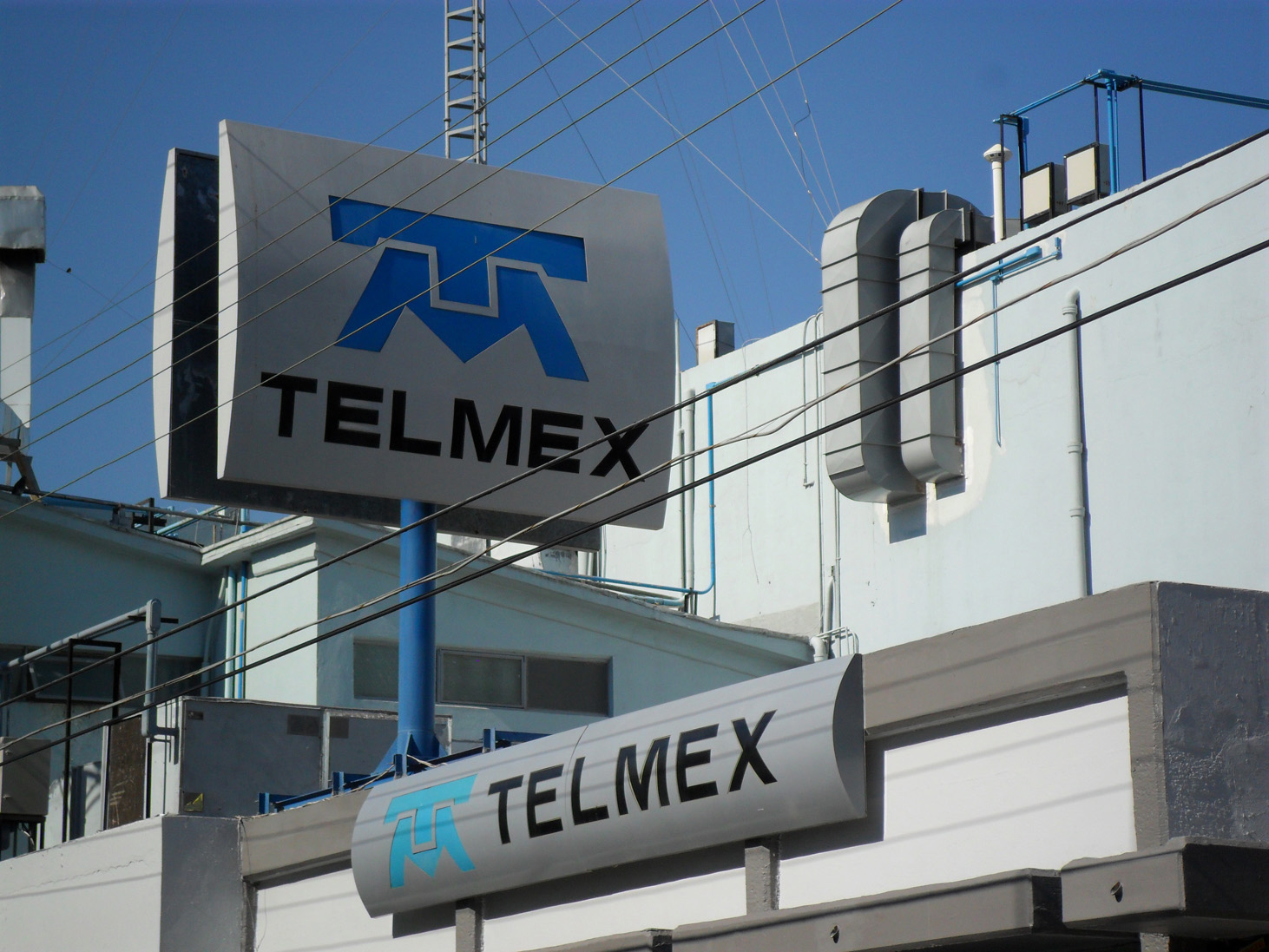 El juzgado primero expuso varias causales para excusarse del juicio de amparo interpuesto por Teléfonos del Noreste