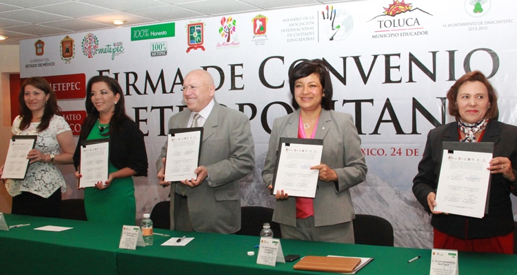 Las alcaldesas del Valle de Toluca firmaron el acuerdo.