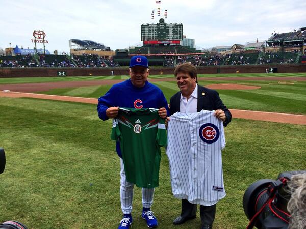 Miguel Herrera y Rick Rentería en Wrigley Field
