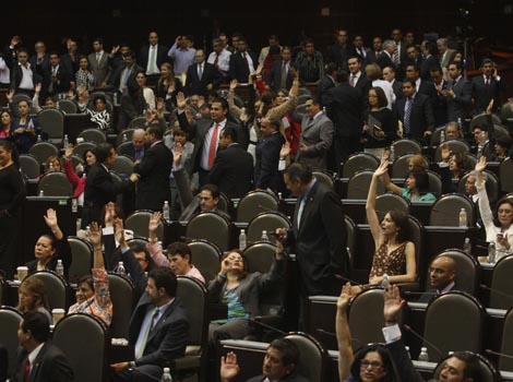 Se pretende que sea una ley que beneficie a los mexicanos, asegura el legislador.