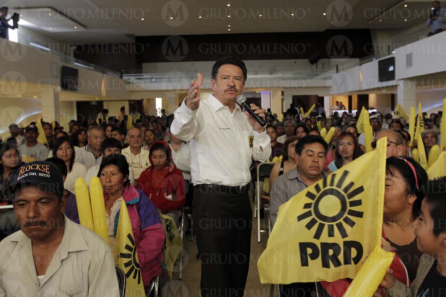 Carlos Navarrete se reunió con simpatizantes para dar a conocer su propuesta de trabajo.