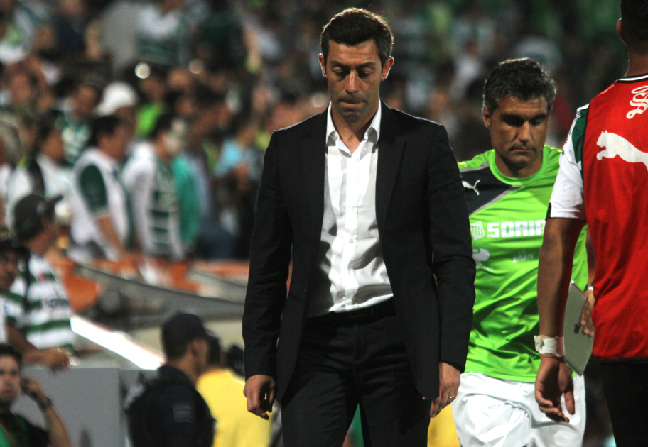 El técnico terminó molesto al final del encuentro ante Lanús.