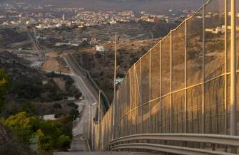 Un tramo de la valla fronteriza que separa a la ciudad norteafricana española de Melilla de Marruecos