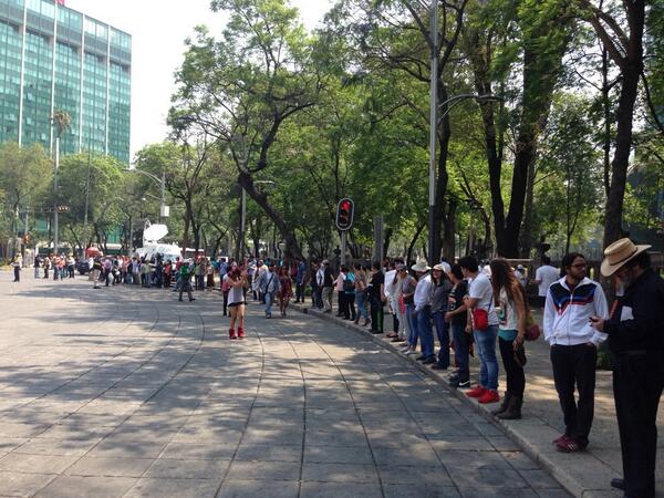 Cadena Humana en el Ángel de la Independencia 