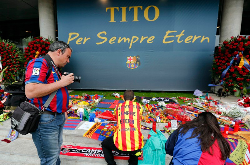 El Camp Nou está de luto por muerte de Vilanova 