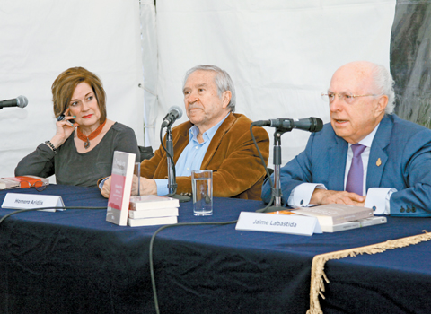 Los promotores durante la presentación del encuentro. 