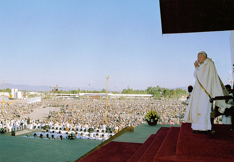 Se recordó la visita de Juan Pablo II a la entidad en 1990.