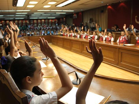 La reunión realizada en Palacio Municipal estuvo compuesta por 30 niños. 