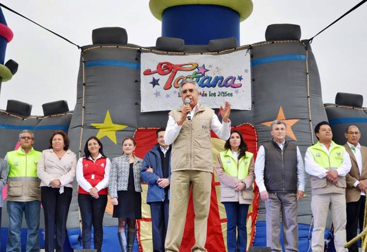 Jesús Romero Quintanar, titular de la Secretaría de Obras Públicas y Ordenamiento Territorial encabezo el evento. 