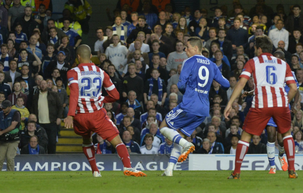 Tiro de gol de Fernando Torres 