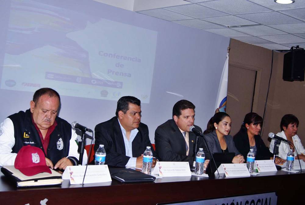 Las autoridades educativas y deportivas invitaron a participar en la carrera atlética. 