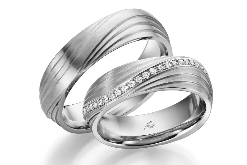 ¡Hace historia! Plata supera los 100 dólares por onza y sacude los mercados