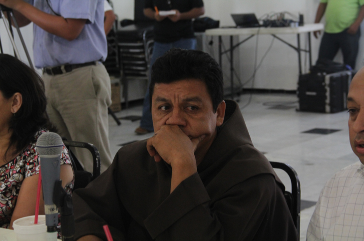 Fray Thomás Castillo lamentó la violencia con que los federales y agentes de migración detuvieron a los inmigrantes. 