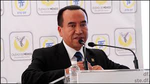 El secretario de Transportes y Vialidad capitalino, Rufino León Tovar, consideró que muy pronto se verán cambios profundos en el transportes público, 