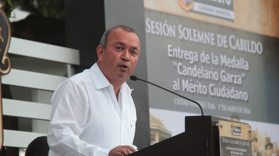   Durante la sesión solemne de Cabildo realizada en la plaza Miguel Hidalgo, en la colonia Árbol Grande, la cronista maderense resaltó que los alcalde
