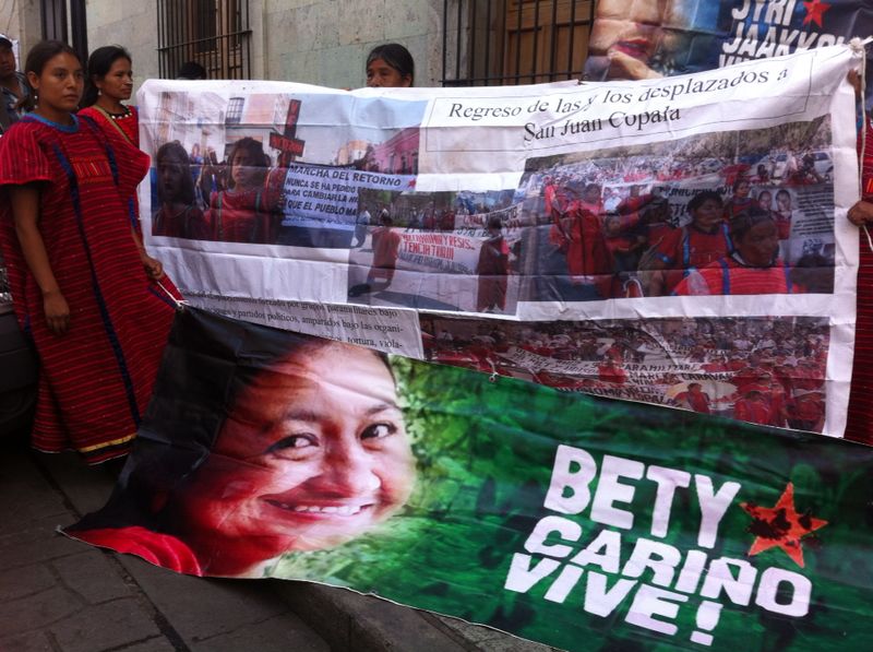 Albino Ortiz dijo que el plantón que instalaron este día viernes continuará hasta que los responsables sean enviados a prisión. 