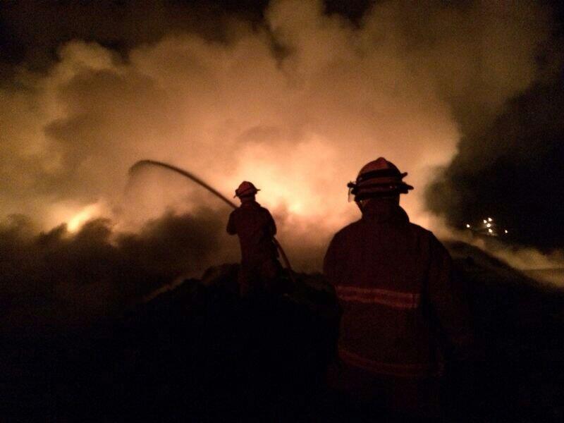 Incendio en un relleno sanitario en Zapopan.
