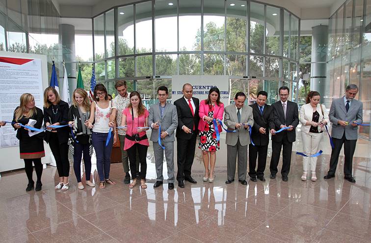 Representantes universitarios del centro de idiomas. 