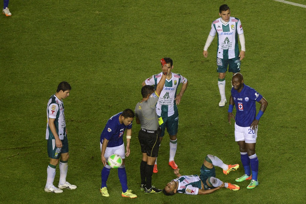 Fernando Guerrero expulsó rigurosamente a Emana 