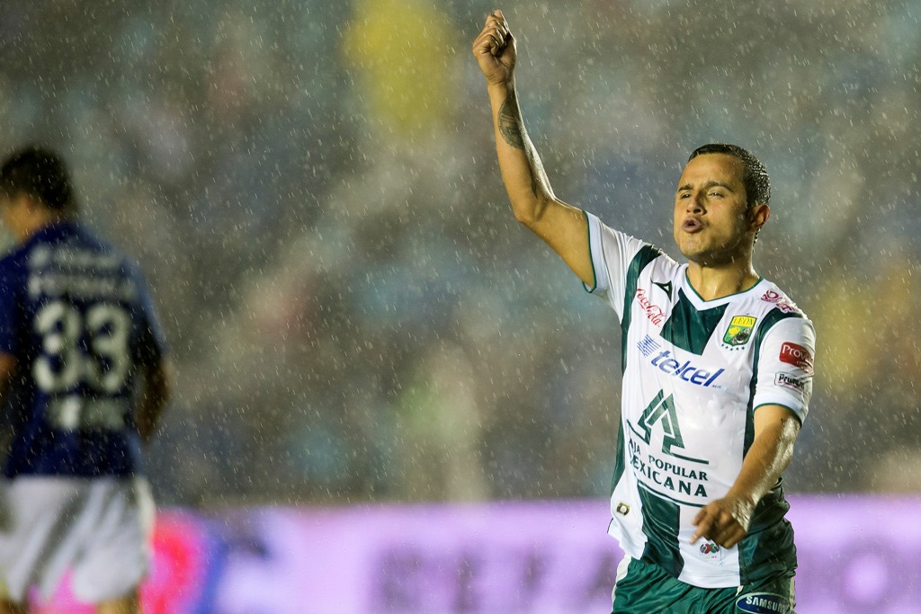 Luis Montes brilló ante Cruz Azul 