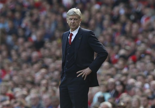 Arsene Wenger frente al West Bromwich