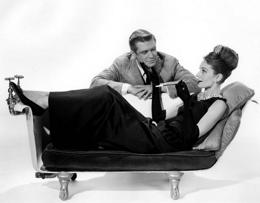 En la cinta 'Breakfast at Tiffany's' Audrey Hepburn y George Peppard cautivaron con su actuación. 