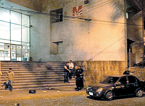 Fachada del edificio dañado. 