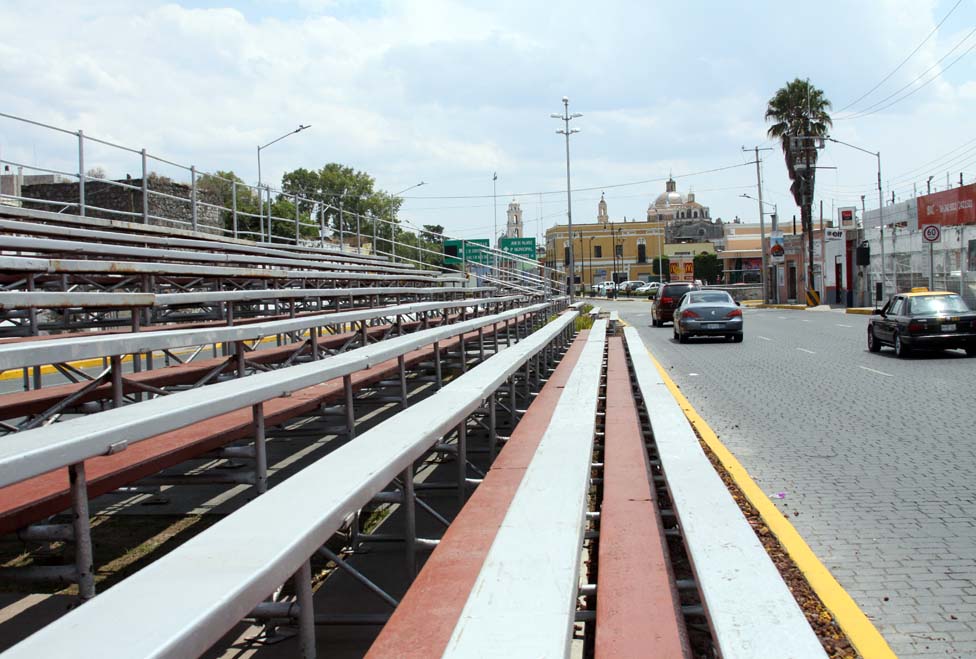 Gradas para el desfile del 5 de Mayo en Puebla.