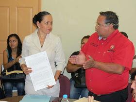 Lila Ceja, fue elegida ayer según la Ley Orgánica del municipio de Apatzingán como encarga de despacho.