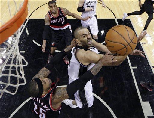 Parker anotó 33 puntos en la victoria de los Spurs 