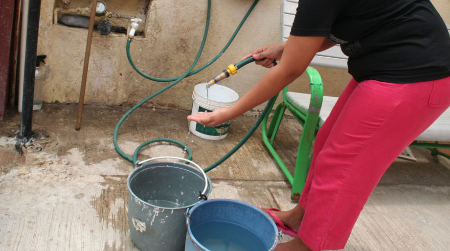  Residentes de este sector, desde hace varias semanas no tienen agua en sus casas y temen que la situación se recrudezca en la temporada de estiaje, d