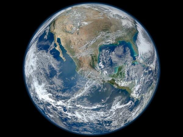 La agencia espacial de EU compartió hace unos días en su cuenta de Twitter esta imagen de la Tierra.