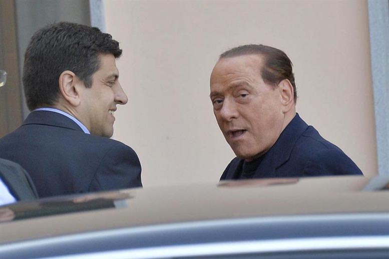 Silvio Berlusconi llega a la Fundación Sagrada Familia de Milán.