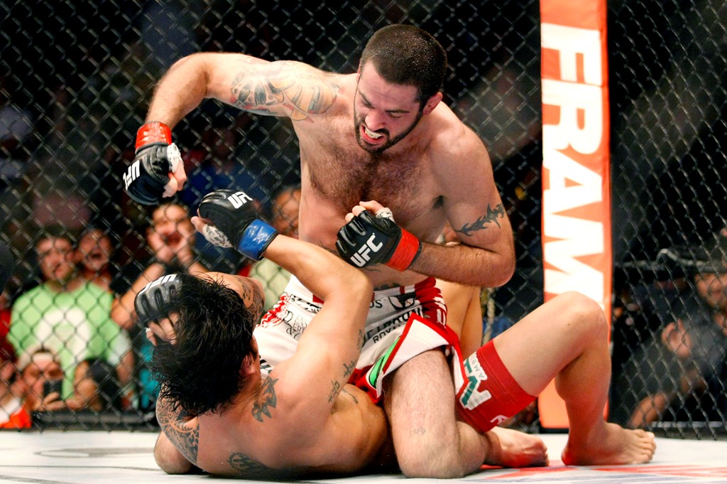 Matt Brown derrotó a Erick Silva