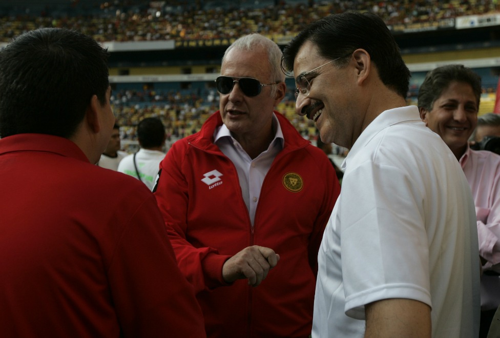 Raúl Padilla (centro)