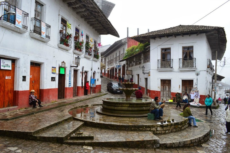 Cuetzalan está escondida entre calles empedradas que suben y bajan. 
