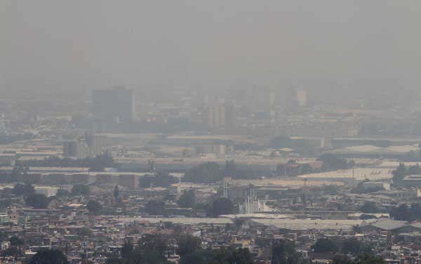 Cuando hay incendios forestales, como el registrado en La Primavera en 2005, la contaminación se agudiza en la ciudad.