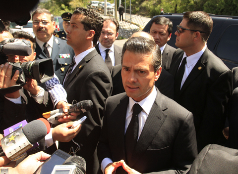 El presidente Enrique Peña Nieto acudió al último adiós a Lorenzo Zambrano. 