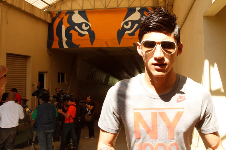 Alan Pulido habría firmado con el Olympiakos