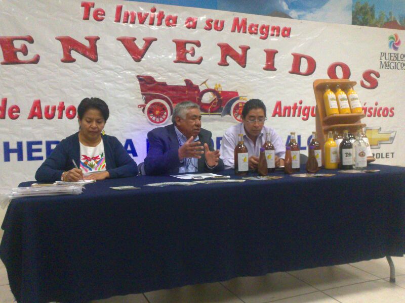 Conferencia sobre el evento de autos que se llevará a cabo este fin de semana.