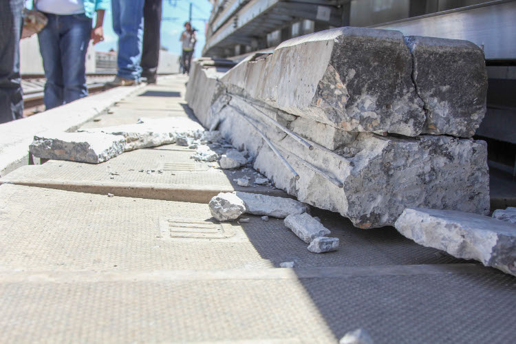 Las fallas provocaron el cierre del tramo elevado de la L12.