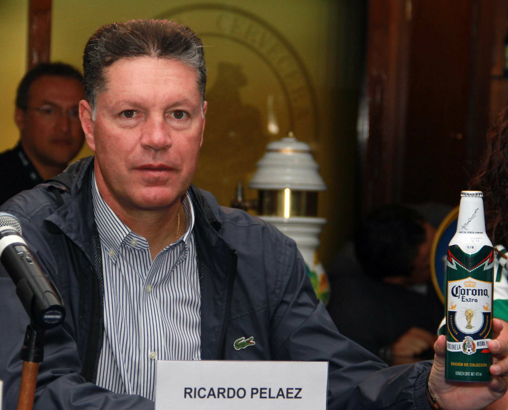 Ricardo Peláez, director deportido