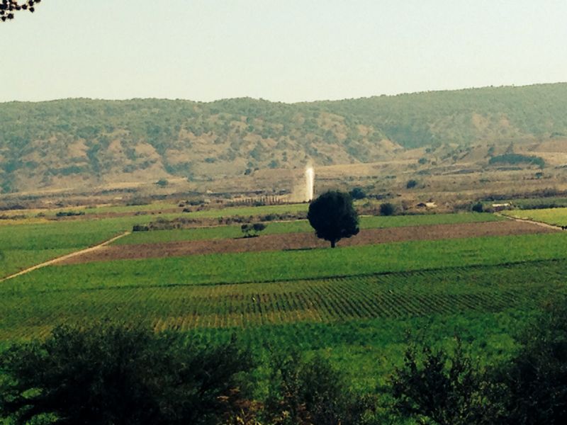El chorro de combustible que sale por la fuga alcanza una altura de entre 40 y 50 metros sobre el nivel del suelo. 