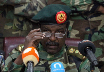 El coronel Wanis Abu Hamada, al hacer su anuncio hoy en Bengasi